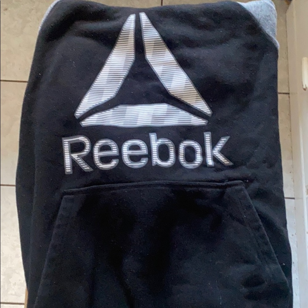 I’m selling a slightly used sweater